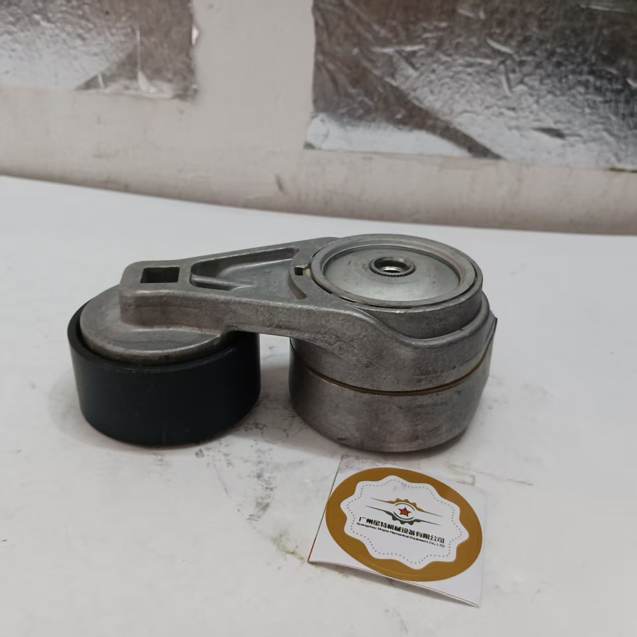 Excavator Part Belt Tensioner 369-1255 for Cat320GC C7.1 Engine 3691255 E312D2 Excavator Belt Tensioner Pulley