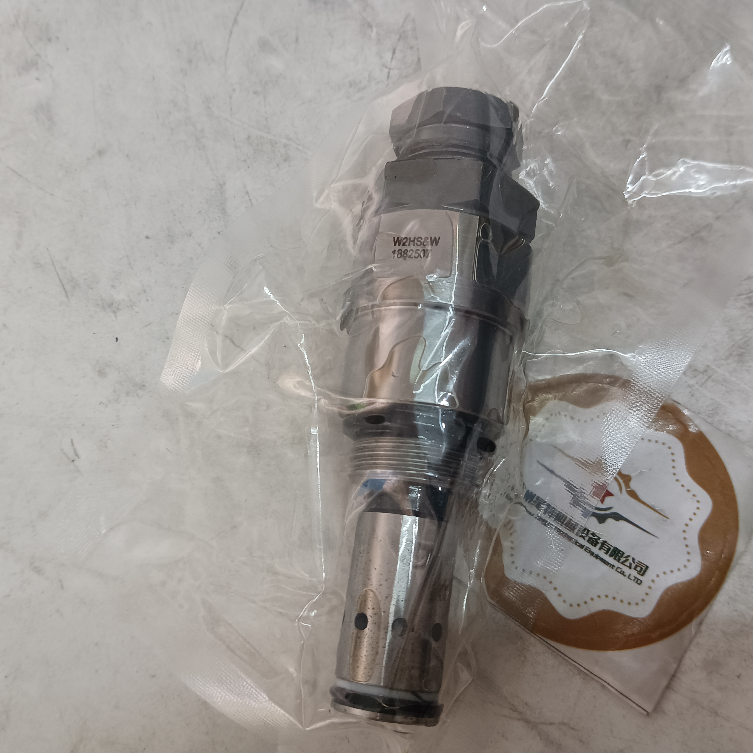Excavator Part PC200-6 PC200-7 6D95 Main Valve 723-40-56100 Main Relief Valve