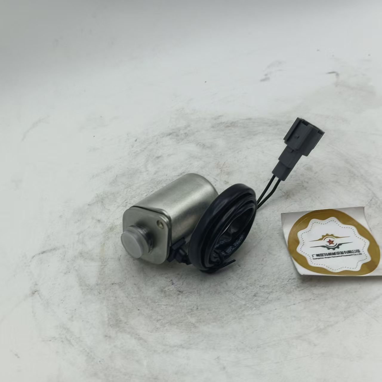 Excavator Parts PC200-7 PC210-7 PC240-7 Excavator Swing Motor Solenoid Valve 20Y6032120 20y-60-32120 Rotating Solenoid Valve
