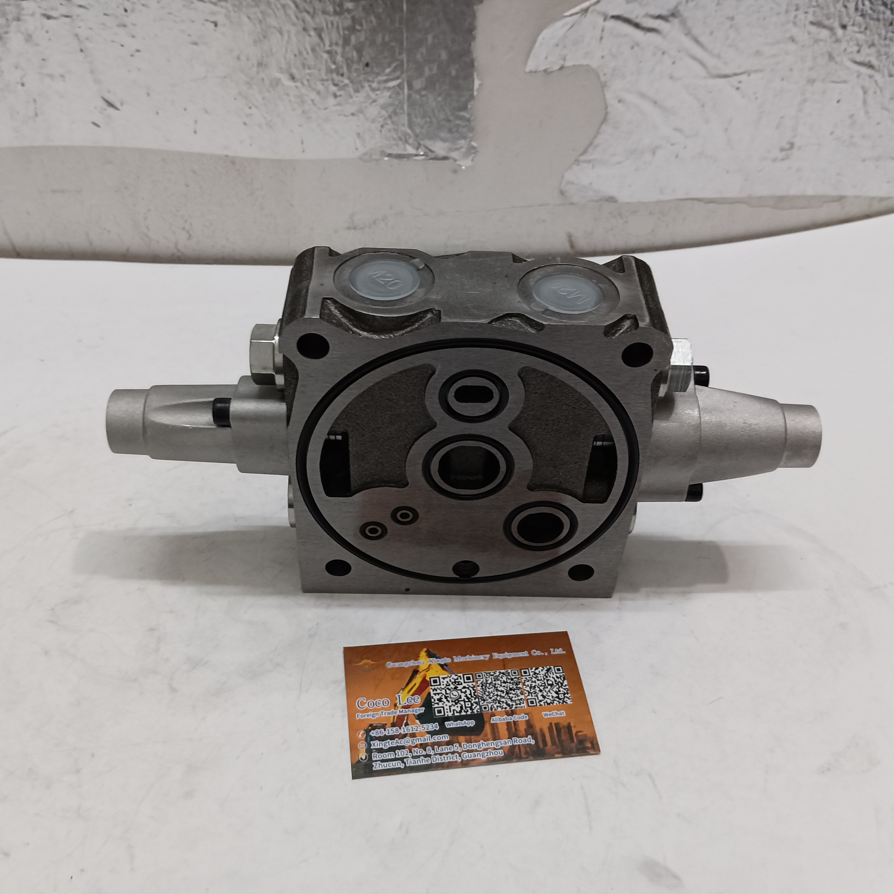 Excavator Parts PC60-7 PC70-8 Sub Valve Assembly 723-21-01800 723-21-01801 Excavator Valve