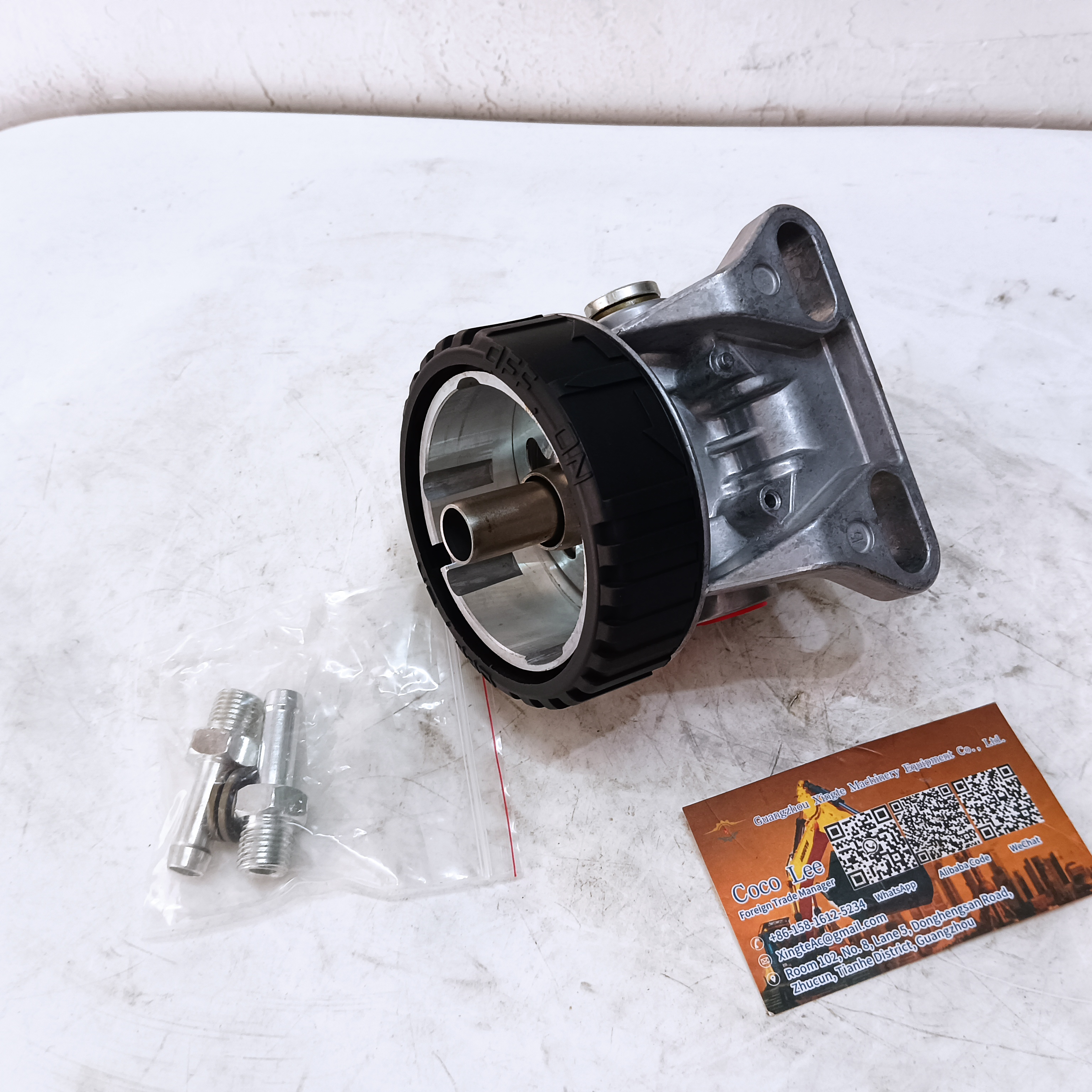 Excavator Part Fuel Filter Assembly 233-9856 With Hand Pressure Pump for CAT 307D C4.4 Fuel Water Separator