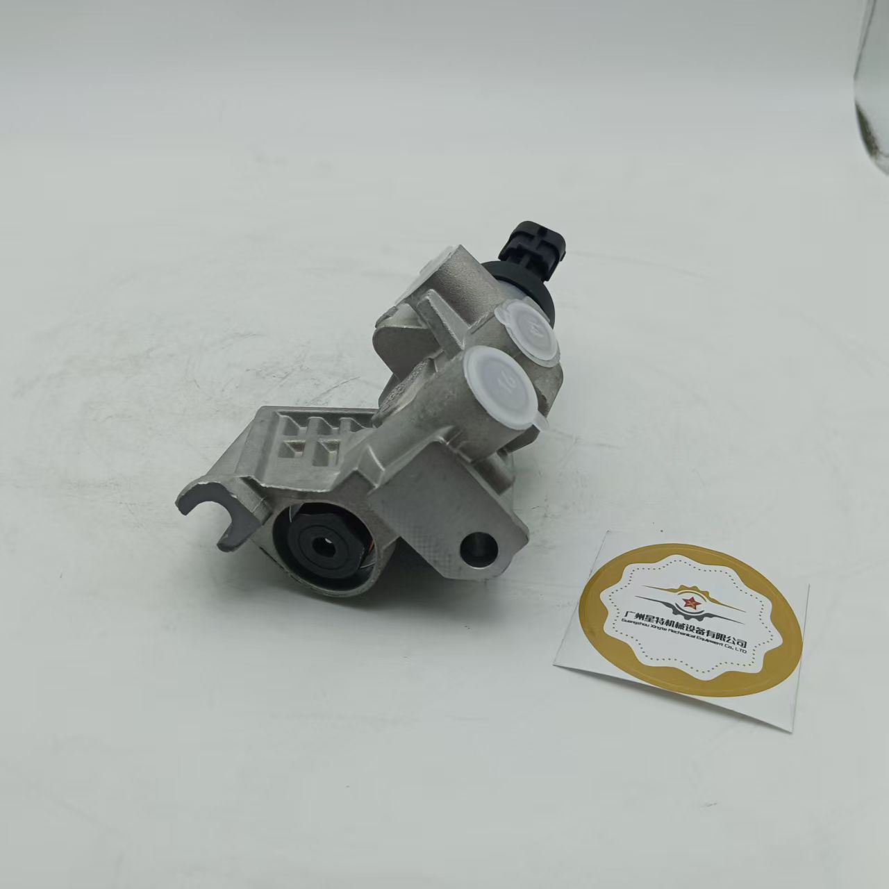 Excavator Parts EC210B EC240B Fuel Regulator 0928400670 02113830 Fuel Pump Control Valve VOE21638691 VOE21103266 VOE21060258