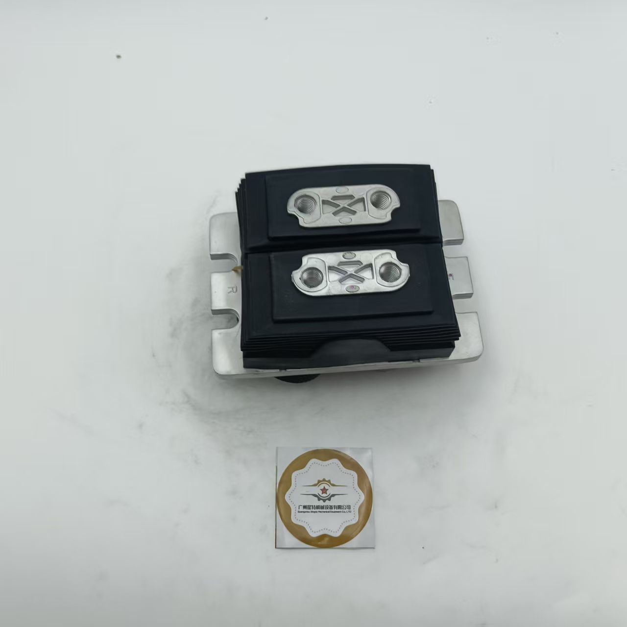 Excavator Control Foot Pedal Valve 561-7001 5617001 4901012 for E312GC E320GC E323GC E330GC E336GC Excavator Foot Pedal Valve