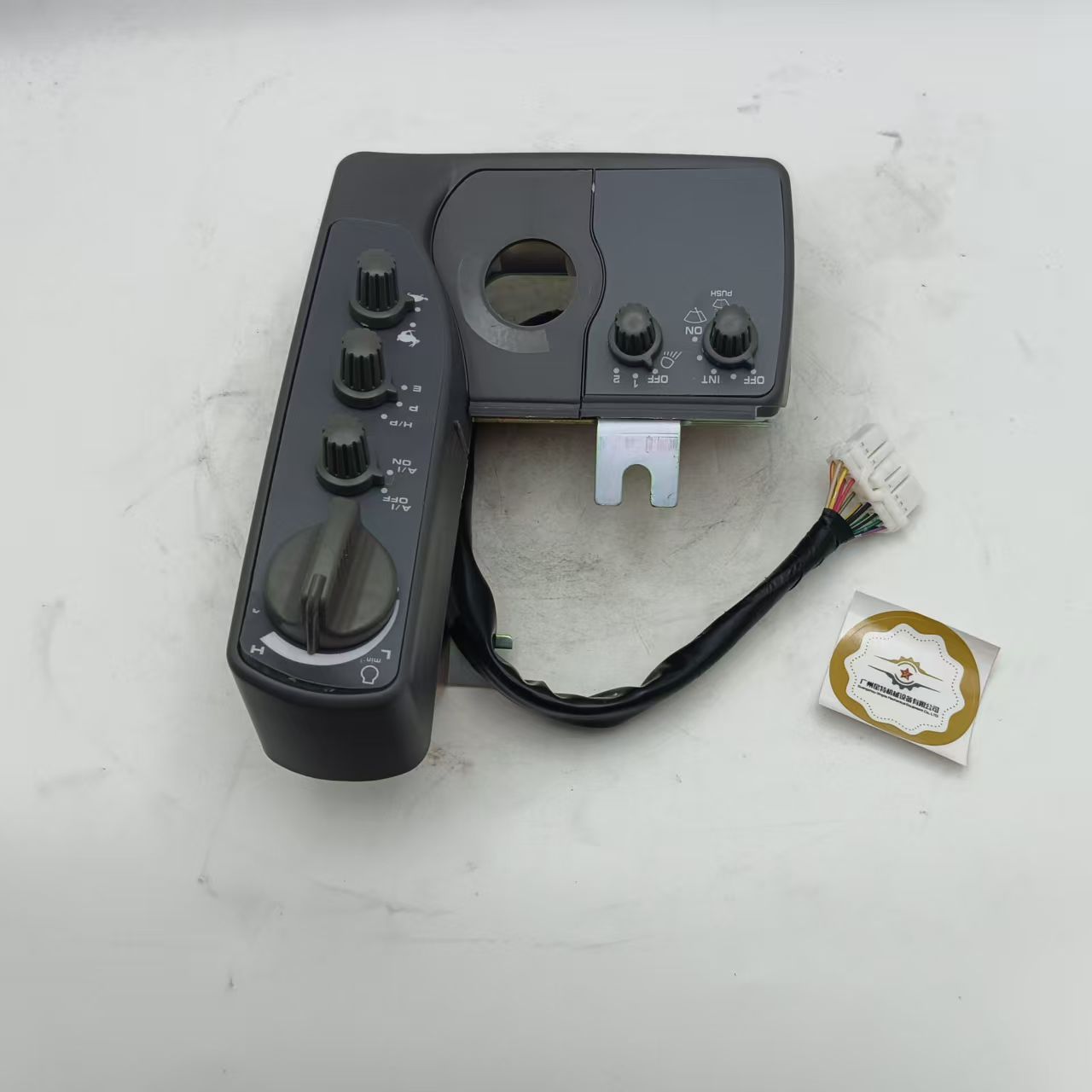 Excavator Control Switch Box 4631128 Air Conditioner Panel 4631128 for Excavator ZX200-3 ZX240 ZX250 ZX330-3 ZX360-3
